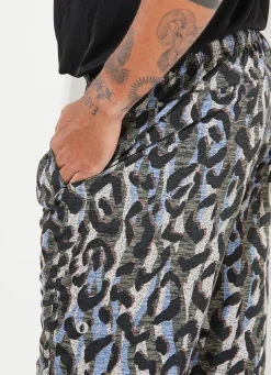 Dona Jo shorts><noscript><img width=