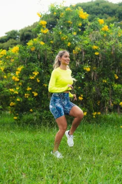 Dona Jo shorts>Ease Biker Short Python Prism