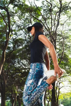 Dona Jo leggings & capris><noscript><img width=